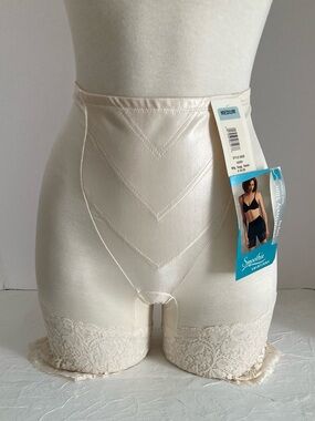 Smoothie Solutions Seductively Slim Shapewear - Ivory Lace trimmed legs Medium